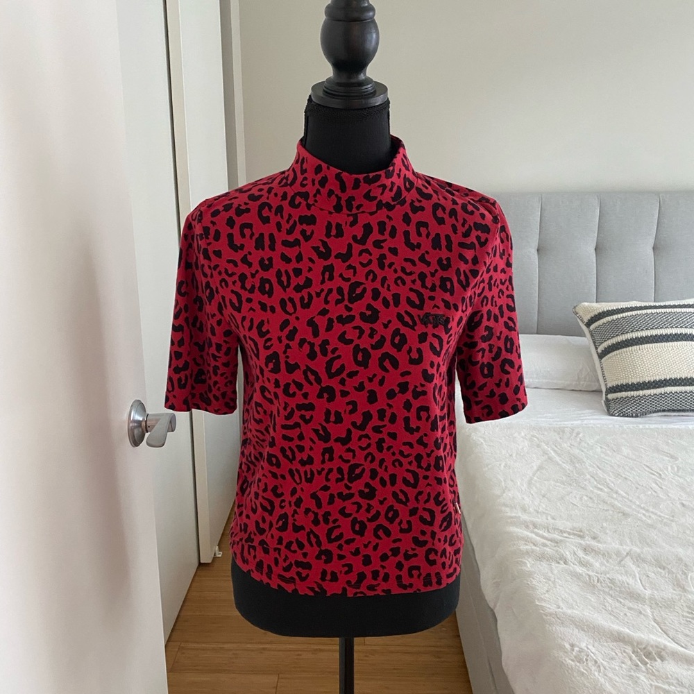Vans top